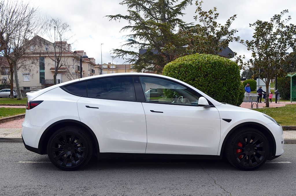 ZMOTOR: Tesla Model Y Long Range Dual Motor 514cv, 2023, Llantas 20 ...